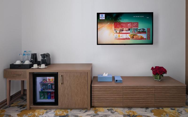 Crystal Inn Hotel - Alamein (Adults Only) เอลอาลาเมน ภายนอก รูปภาพ A television in a hotel room
