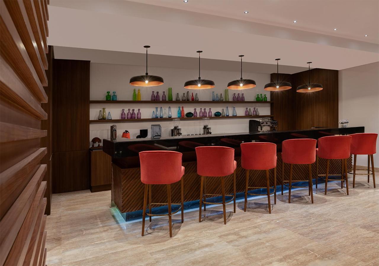 Crystal Inn Hotel - Alamein (Adults Only) เอลอาลาเมน ภายนอก รูปภาพ The bar at the lounge