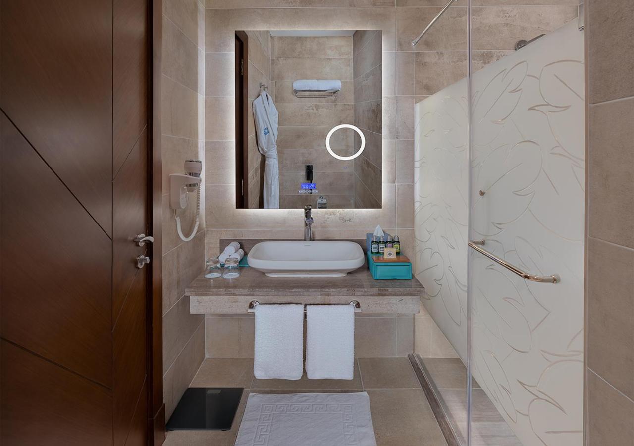 Crystal Inn Hotel - Alamein (Adults Only) เอลอาลาเมน ภายนอก รูปภาพ Bathroom